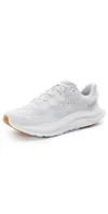 HOKA Kawana 2 Sneakers...